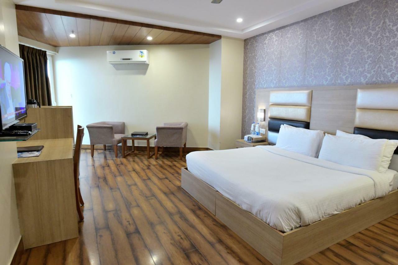 Hotel Inclover-A Peaceful Retreat Dharamshala Extérieur photo